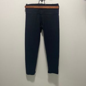 Reversible lulu cropped leggings, size 4